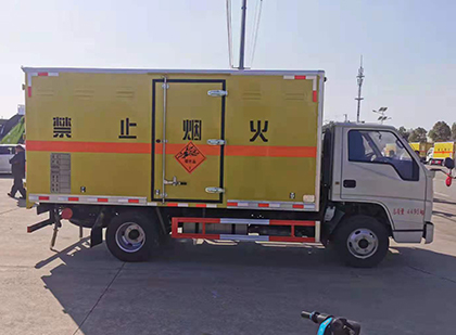 二道爆破器材运输车技术升级与安全合规新趋势
